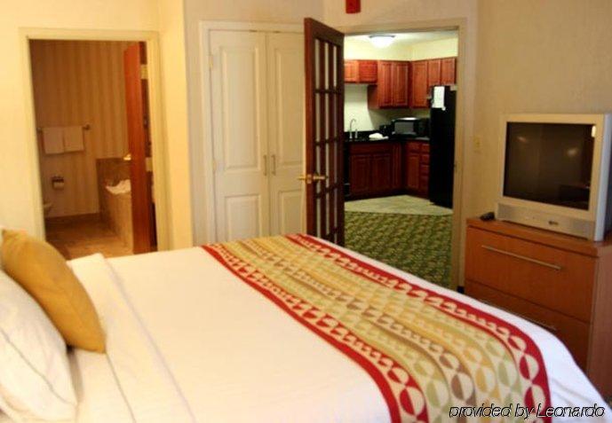 TownePlace Suites Detroit Warren Buitenkant foto