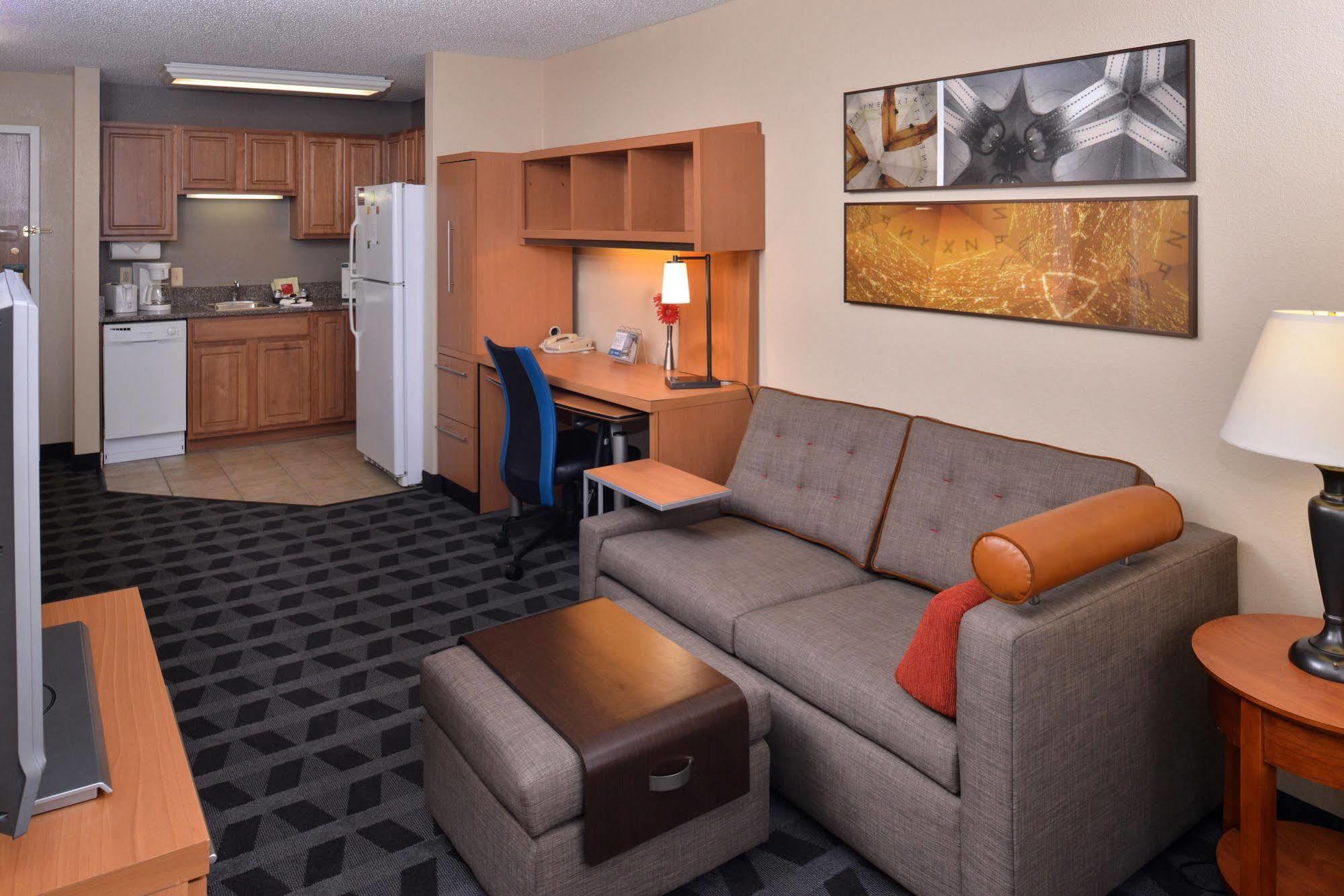 TownePlace Suites Detroit Warren Buitenkant foto